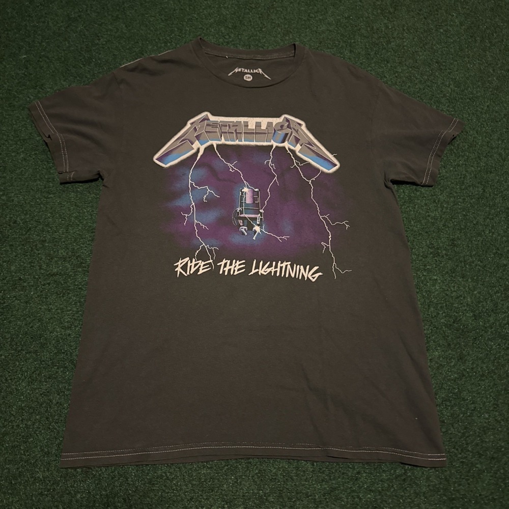 metallica t shirt Size Small B2